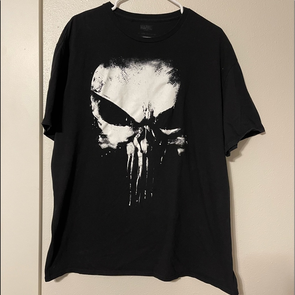 Mens punisher t-shirt.